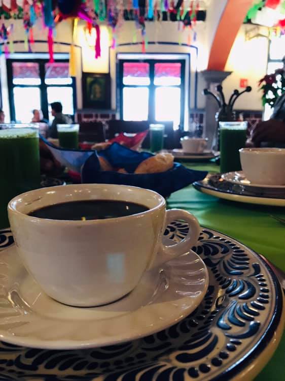 Un atole de maíz con un buen almuerzo