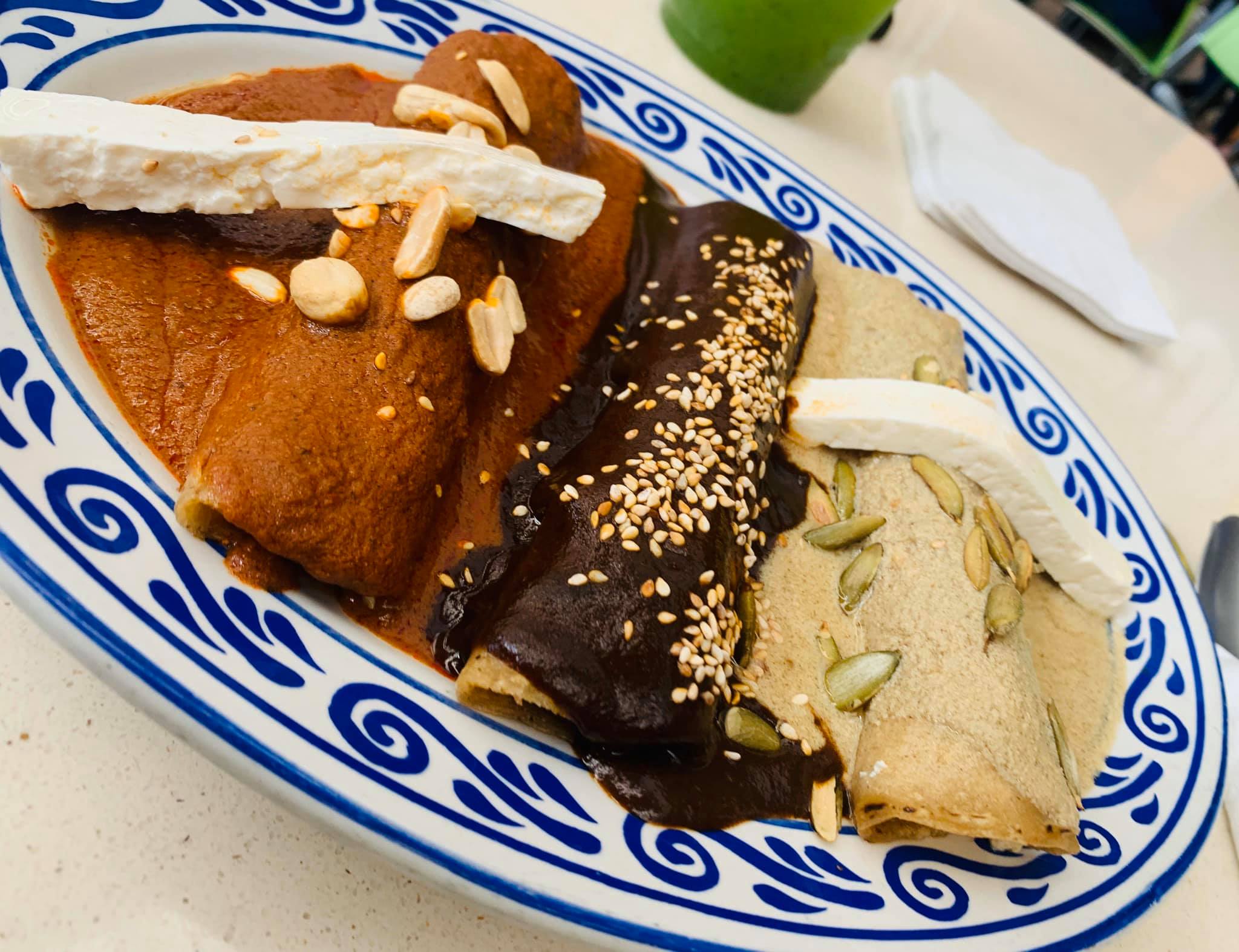 Enchiladas 3 Moles
