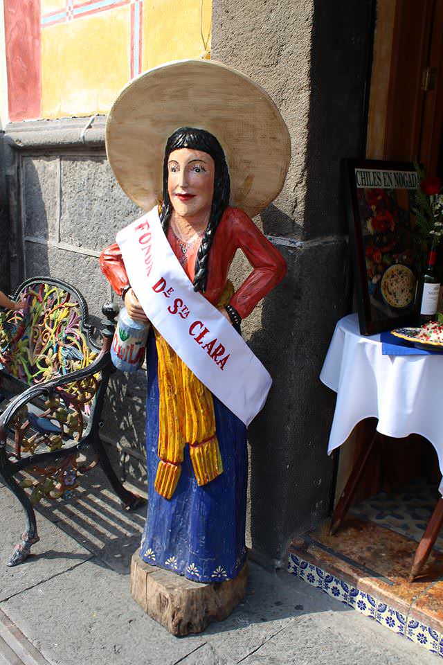 Muñeca Poblana en Restaurante 6 Oriente